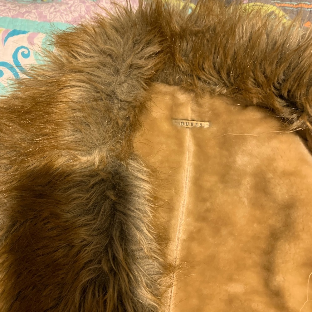 Guess - Picture 3 of 4